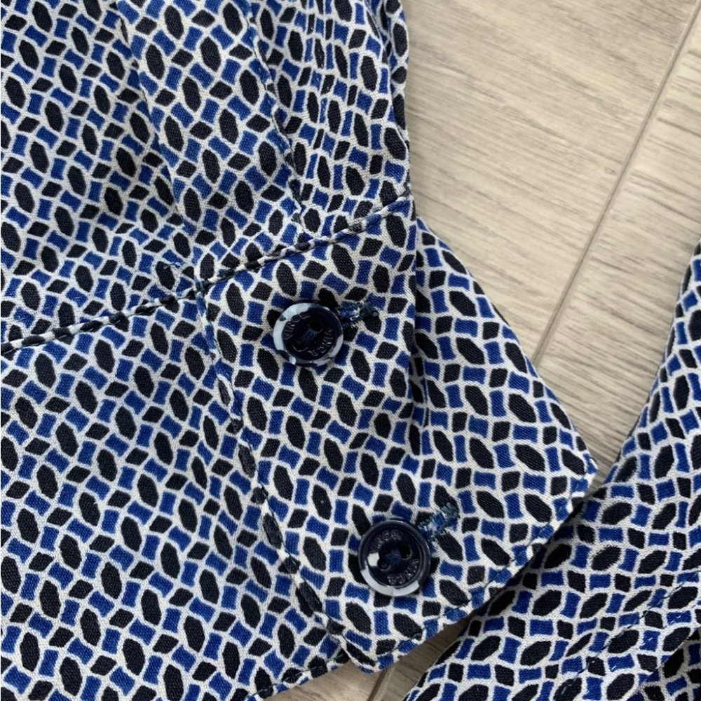 Vince 100% Silk Button Front Abstract Print Blouse Top - Picture 10 of 13